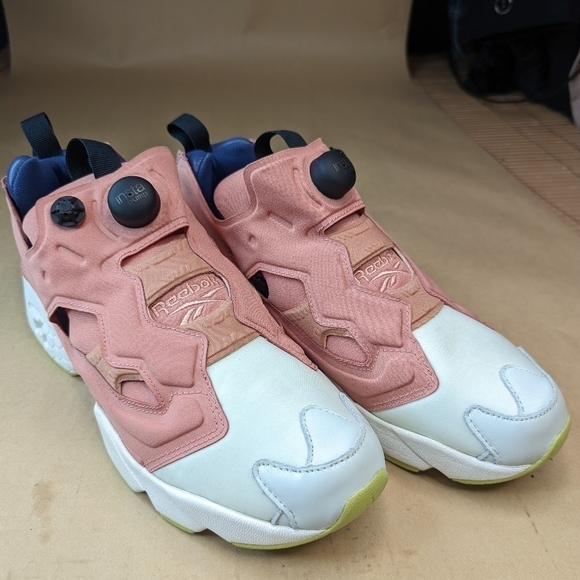 Reebok Insta Pump Fury Men's sz 10.5 Basketball Shoe Rare Salmon color Trainer S - Picture 1 of 12